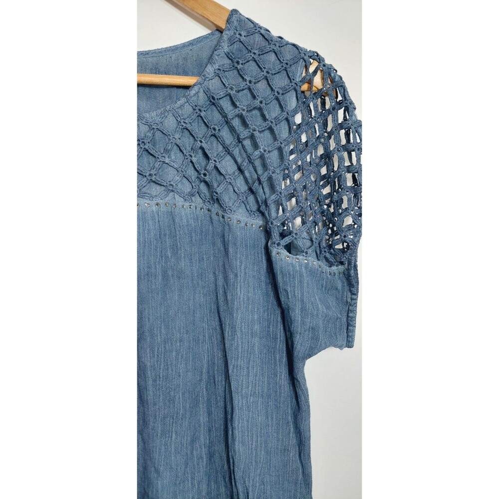Chico's Women's Size 1 Blouse Top Blue Crochet Short Sleeve - Picture 3 of 9